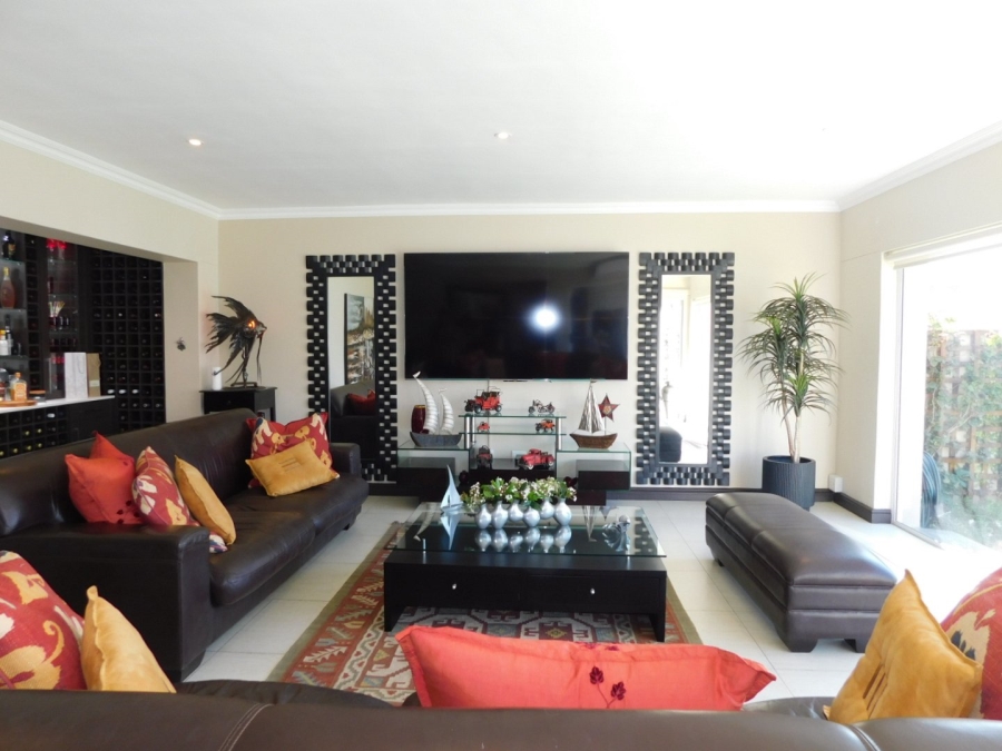 4 Bedroom Property for Sale in Harbour Island Western Cape
